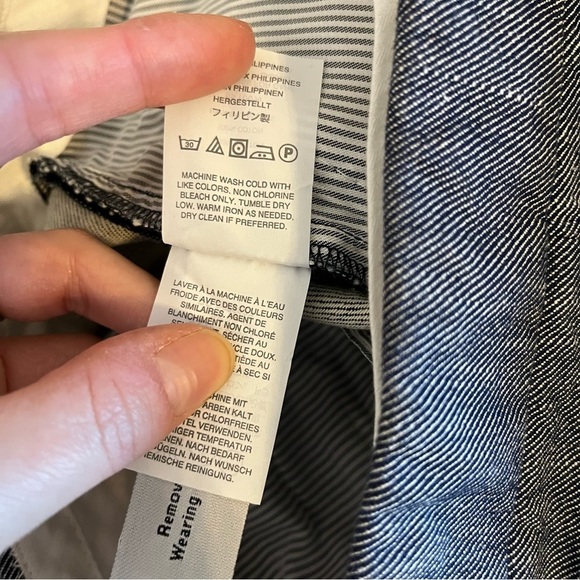 J. Crew Straight Leg Cropped Slacks - Size 6 - Picture 10 of 10